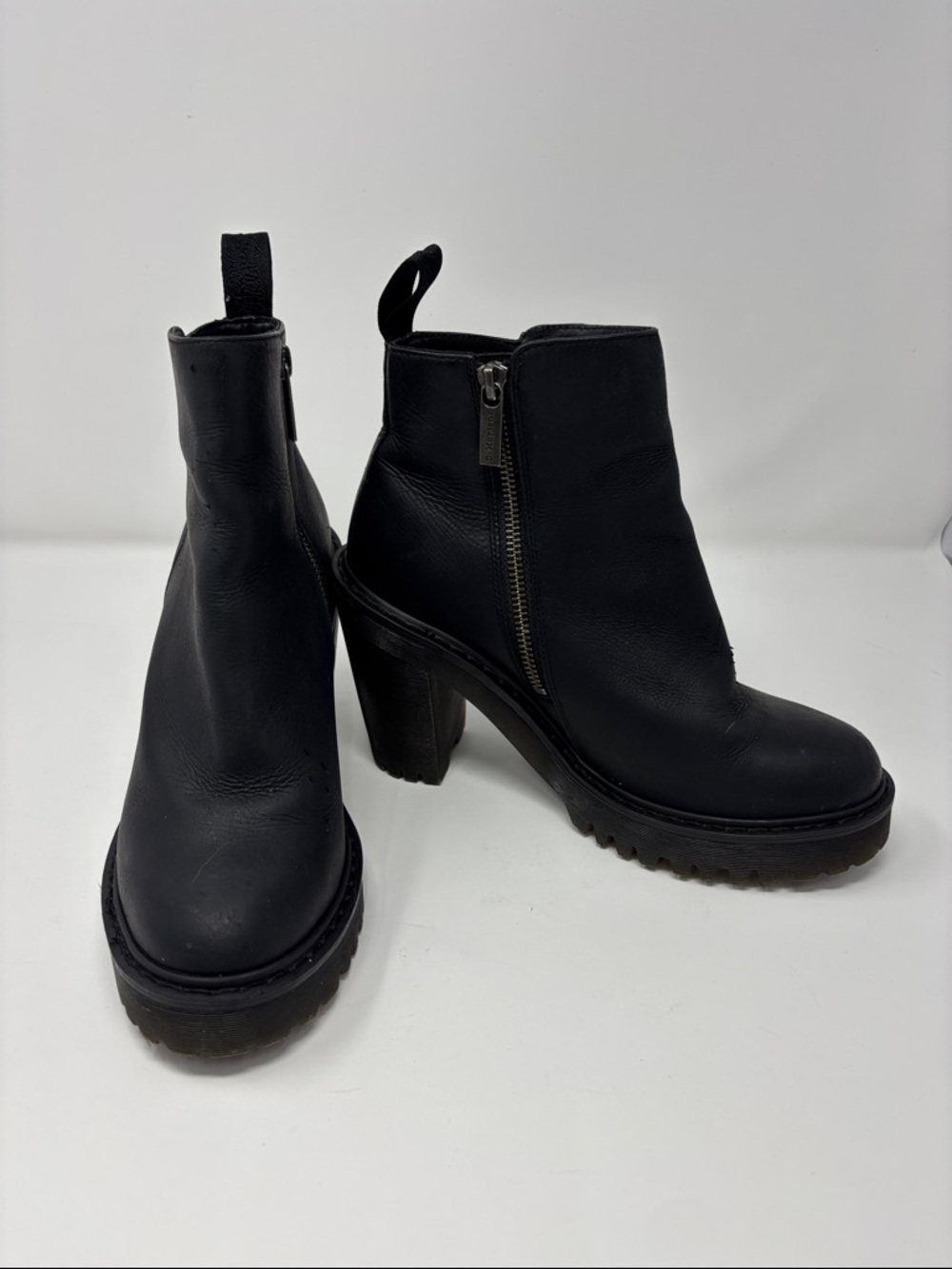Dr. Martens | Black Leather Platform Ankle Boots with Side Zip 7 38